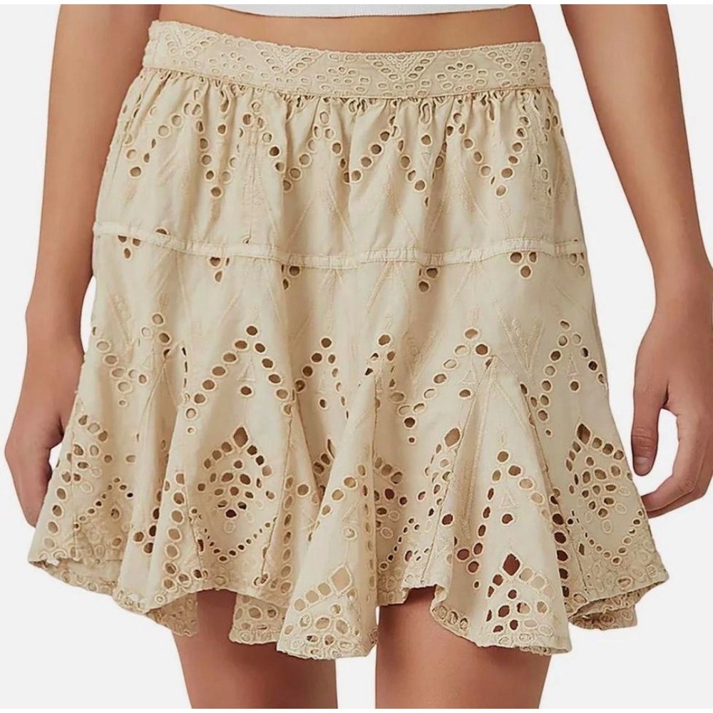 Free People Serenity Mini Skort in Tea
Eyelet Lace Beige Tiered Ruffle Medium